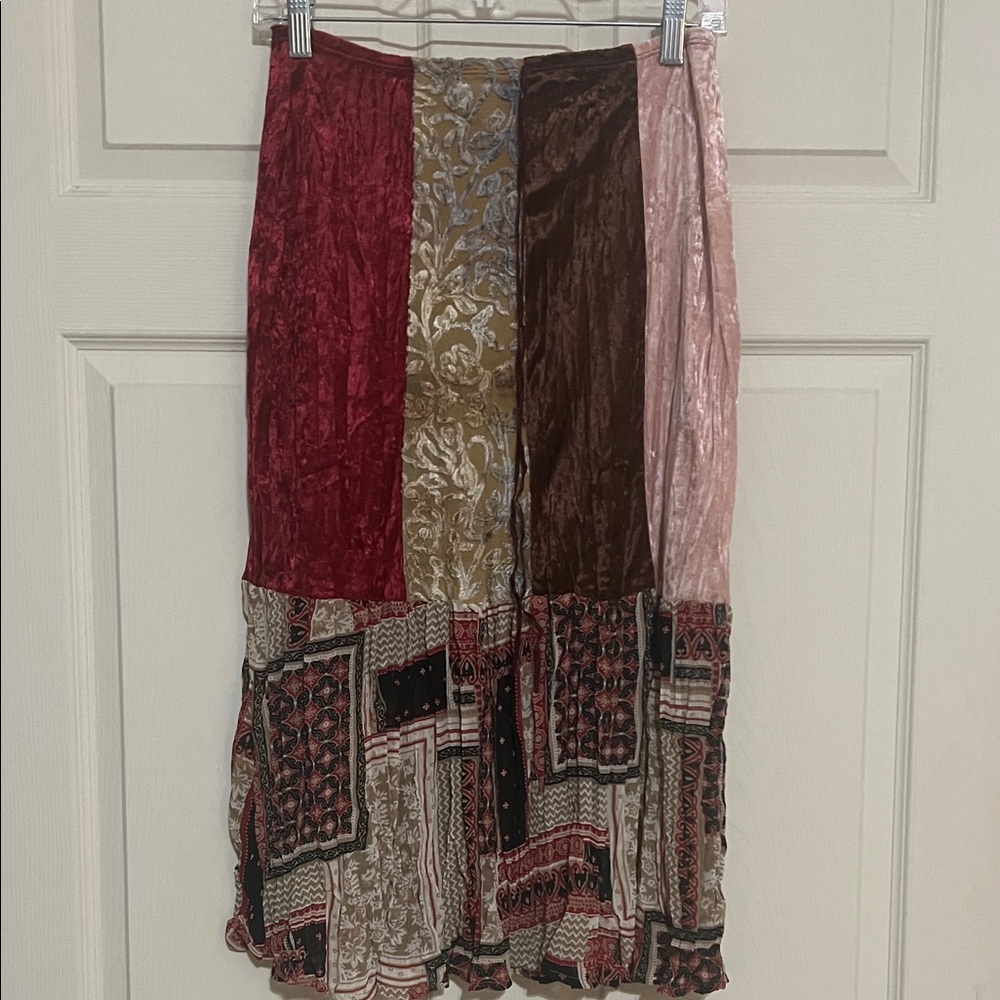 Elegant Patchwork Midi Skirt - Picture 5 of 5